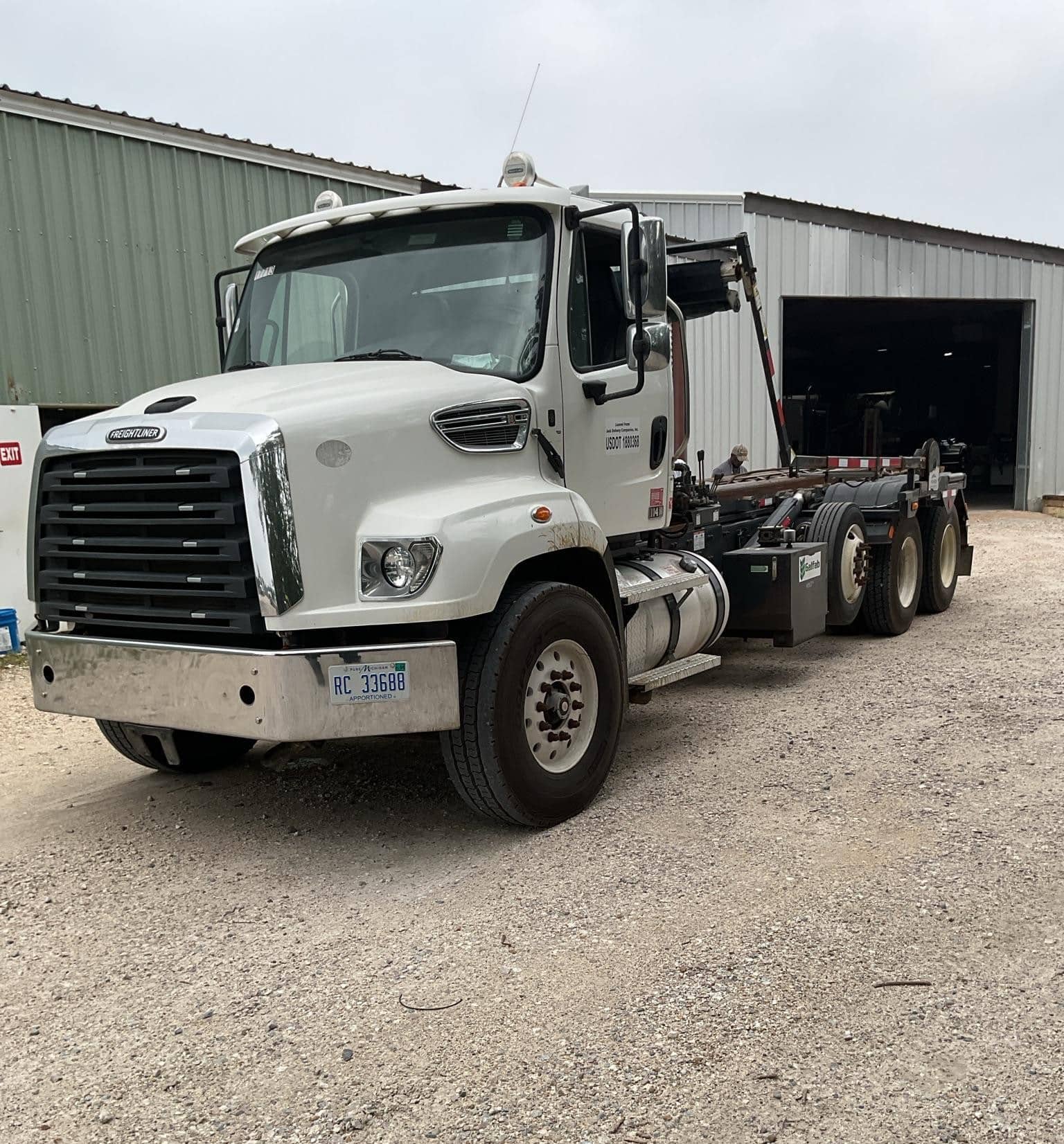 B5699435 2ab1 417c 8dbc Be457a59d3df